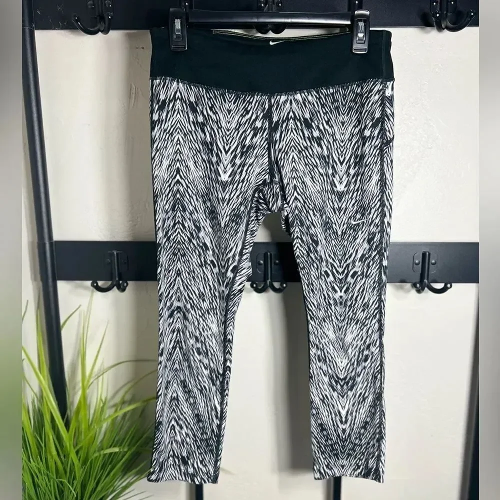 Nike Womens Epic Run Printed Dri fit Capri Leggings Size Medium